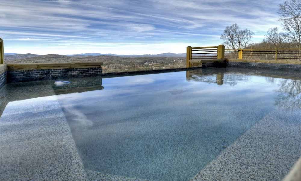 Romantic-Getaways In-Georgia With Hot-Tub