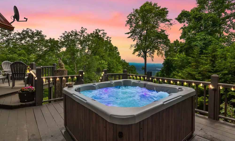 Romantic Getaways In-Georgia-With-Hot Tub