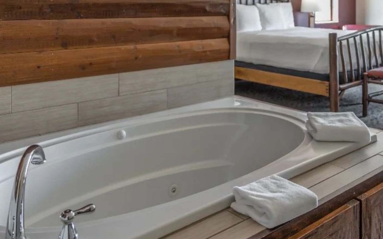 Hotels With Jacuzzi In Room Tulsa