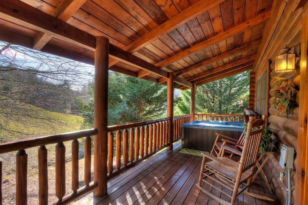 Tennessee Cabin Hot Tub