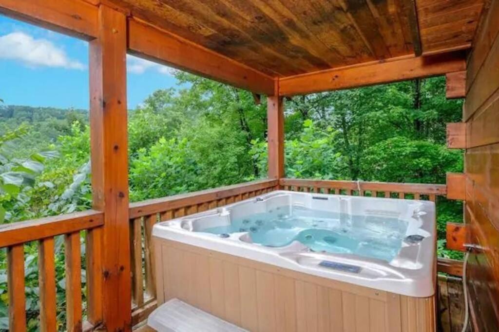Tennessee Cabins With Hot Tub